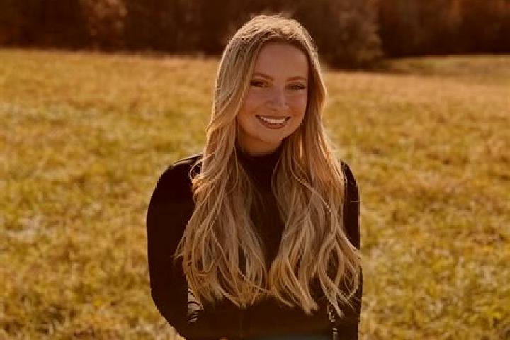 Chloe, 27 — Escort in Coker, United States