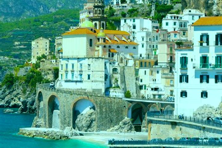 Chloe, 27 — Escort in Cremenaga, Italy