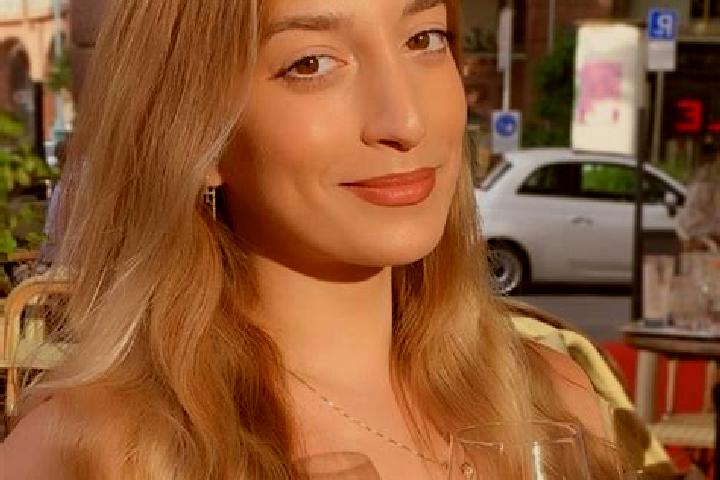 Chloe, 27 — Escort in Ellerstadt, Germany
