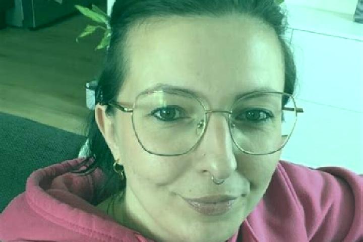 Chloe, 27 — Escort in Grossbreitenbach, Germany