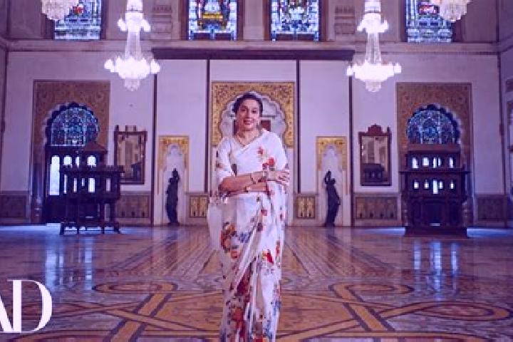 Chloe, 27 — Escort in Haraiya, India