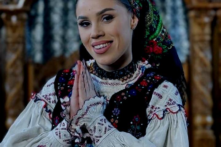 Chloe, 27 — Escort in Jiana, Romania