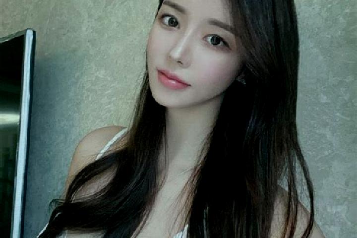Chloe, 27 — Escort in Pankeng, China