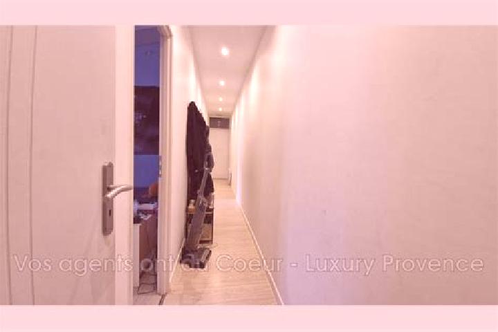 Chloe, 27 — Escort in Rousset, France