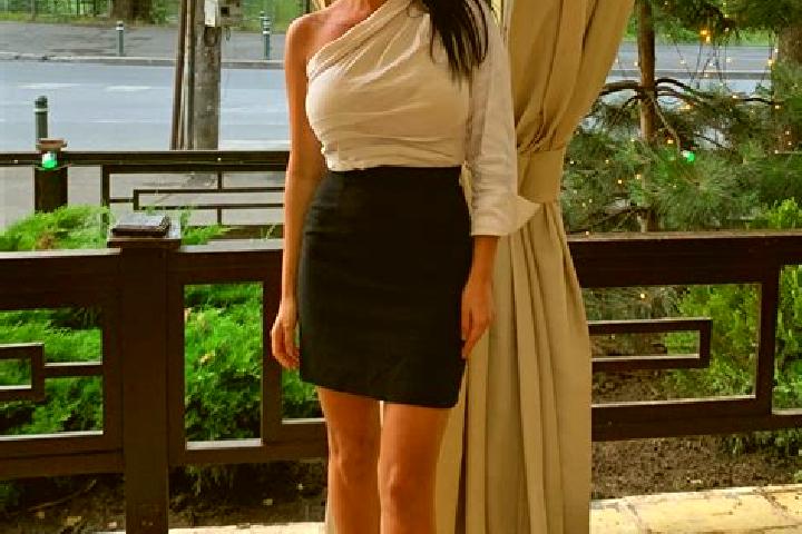 Chloe, 27 — Escort in Uda-Clocociov, Romania