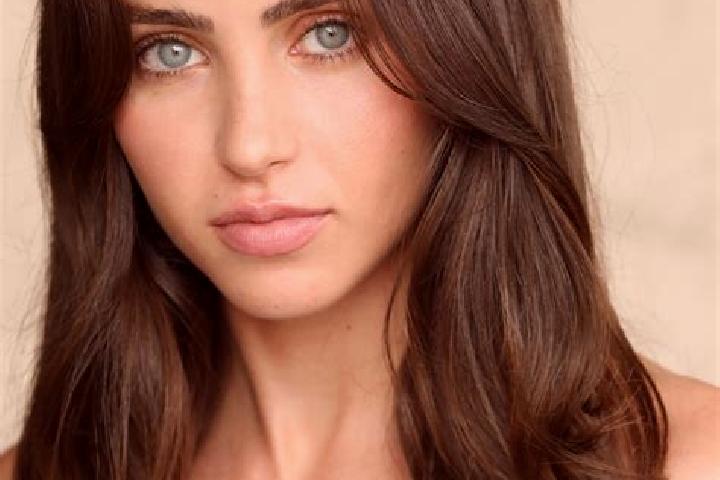 Chloe, 28, a auburn brown-eyed caucasian companion based in Ban Siphom. Offering A-Level, Dinner Date, Fetish, Overnight. Available for incall and outcall, d...
