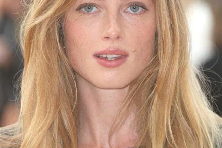 Chloe, 28, a blonde amber-eyed caribbean companion based in Sukawangsa. Offering CIM, Domination, Striptease. Available for incall and outcall, overnight boo...