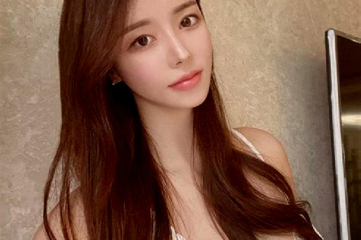 Chloe, 28 — Escort in Beizang, China