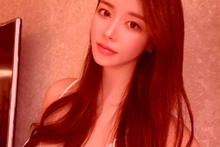 Chloe, 28 — Escort in Handaqi, China