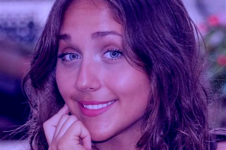 Chloe, 28 — Escort in Hutchins, United States