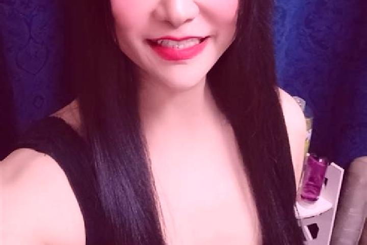 Chloe, 28 — Escort in Jina, Romania