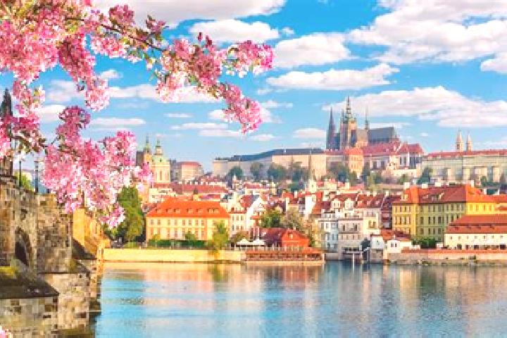 Chloe, 28 — Escort in Prague, Czech Republic