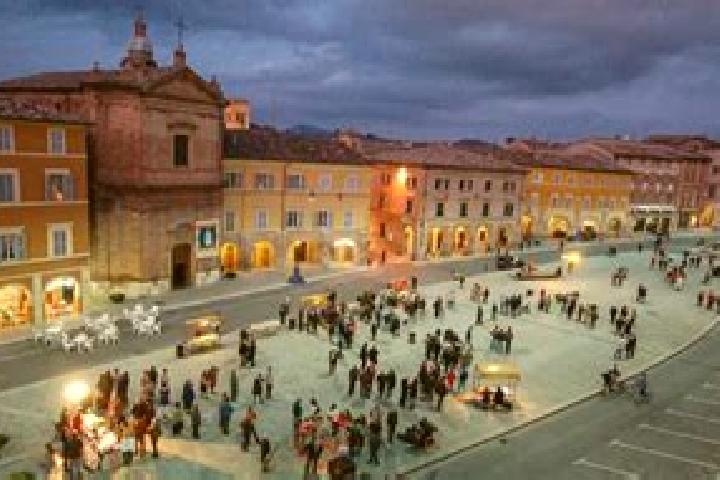 Chloe, 28 — Escort in San Severino Marche, Italy