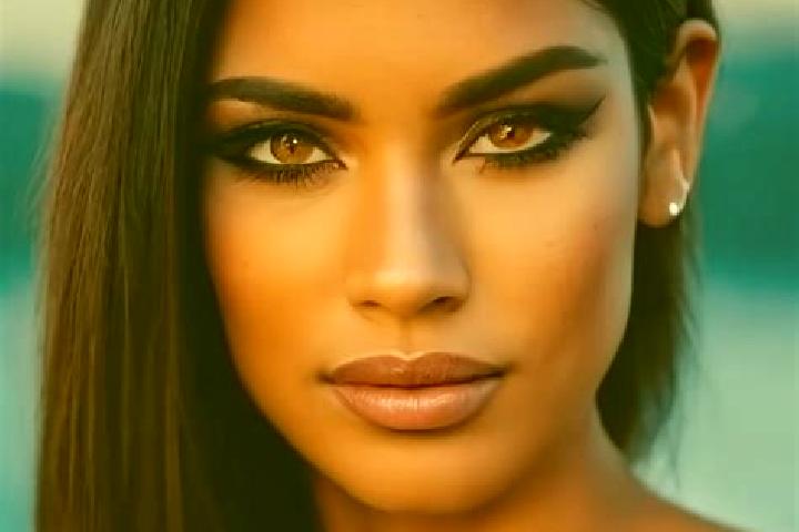 Chloe, 29, a black dark-eyed latina companion based in Be eri. Offering Roleplay, 69, Striptease. Available for incall and outcall, day and evening dates.
