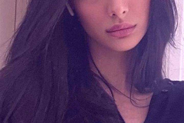 Chloe, 29, a black dark-eyed middle eastern companion based in Rogny-les-Sept-Ecluses. Offering Dinner Date, Erotic Massage, Tantra, A-Level. Available for i...