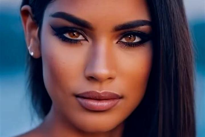 Chloe, 29, a dark blonde green-eyed latina companion based in Ojaksar. Offering Striptease, Travel Companion, A-Level. Available for incall and outcall, over...