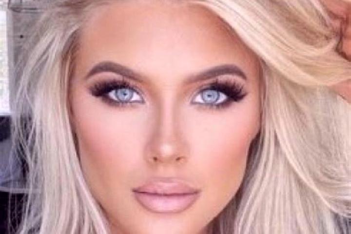 Chloe, 29, a platinum blonde grey-eyed ebony companion based in La Paz. Offering Prostate Massage, GFE, Dinner Date. Available for incall and outcall, overni...