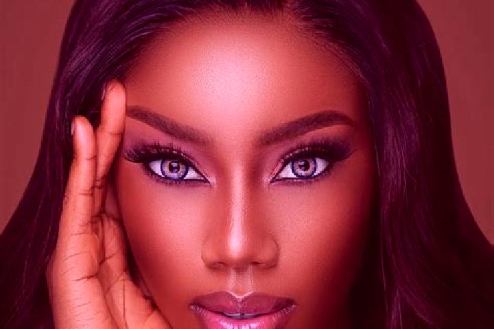 Chloe, 29, a red blue-eyed ebony companion based in Albatera. Offering 69, Erotic Massage, GFE, Deep French Kissing. Available for incall and outcall, day an...