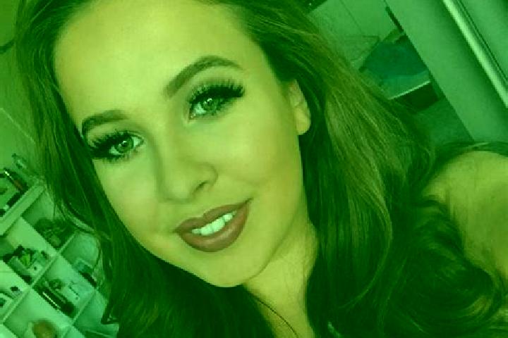 Chloe, 29, a red dark-eyed caribbean companion based in Middenbeemster. Offering Erotic Massage, Overnight, Deep French Kissing. Available for incall and out...