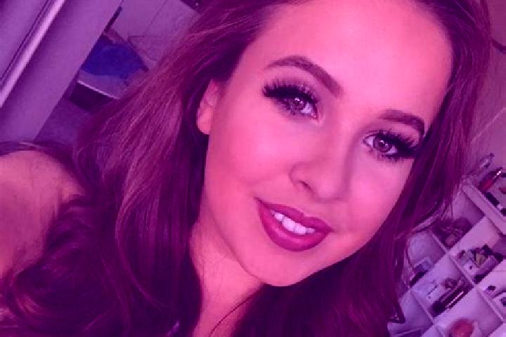 Chloe, 29, a red grey-eyed caribbean companion based in Lamadrid. Offering GFE, Couples, Striptease. Available for incall and outcall, day and evening dates.