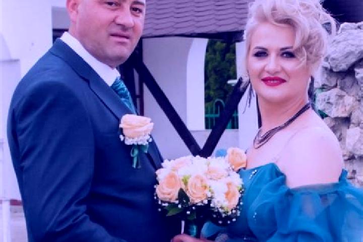 Chloe, 29 — Escort in Davidesti, Romania