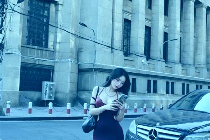 Chloe, 29 — Escort in Hong Linh, Vietnam
