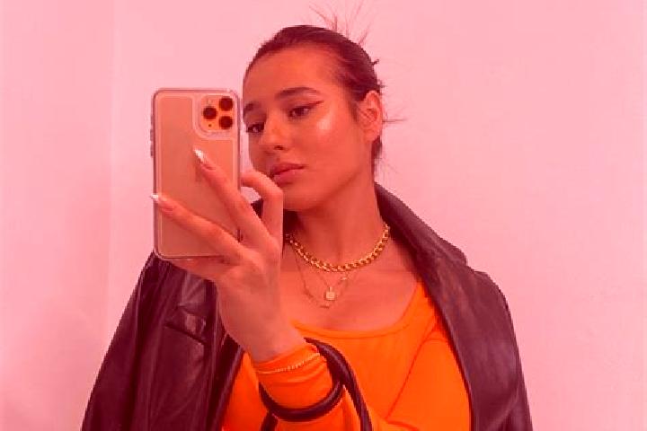 Chloe, 29 — Escort in Karaoez, Turkey