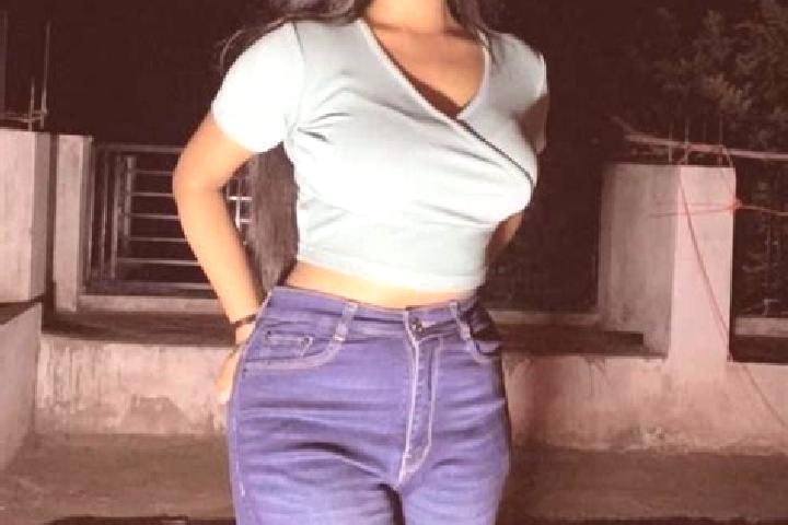 Chloe, 29 — Escort in Neb Sarai, India