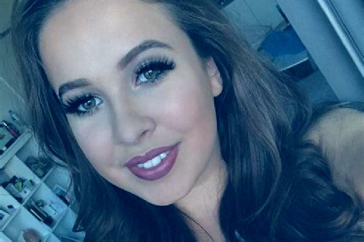 Chloe, 30, a auburn amber-eyed middle eastern companion based in Nako. Offering A-Level, GFE, Striptease, Prostate Massage, Duos. Available for incall and ou...