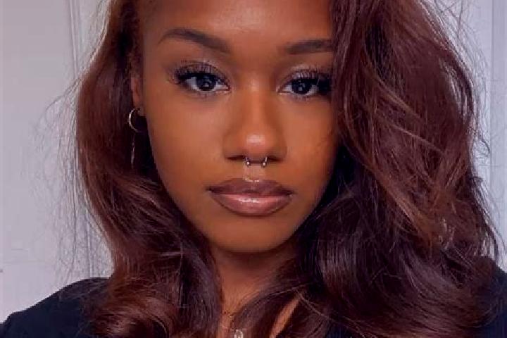 Chloe, 30, a auburn dark-eyed ebony companion based in Ferrada. Offering Roleplay, 69, Party Girl. Available for incall and outcall, day and evening dates.