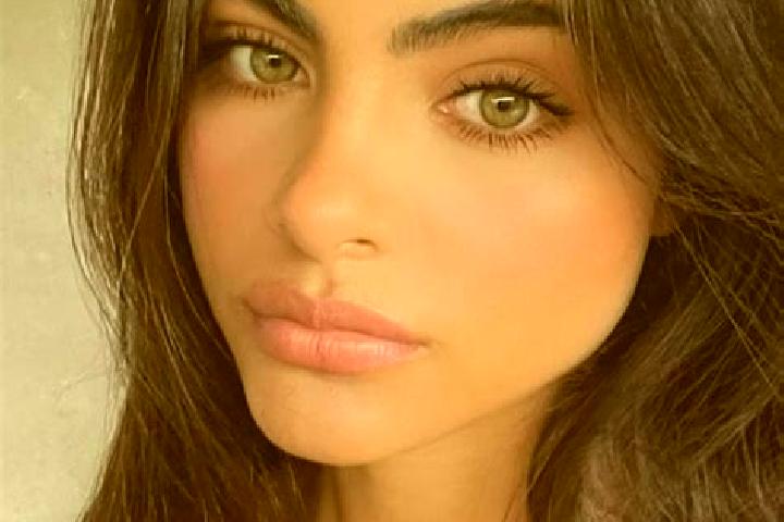 Chloe, 30, a brunette green-eyed caucasian companion based in Venesmes. Offering Travel Companion, CIM, Domination. Available for incall and outcall, overnig...