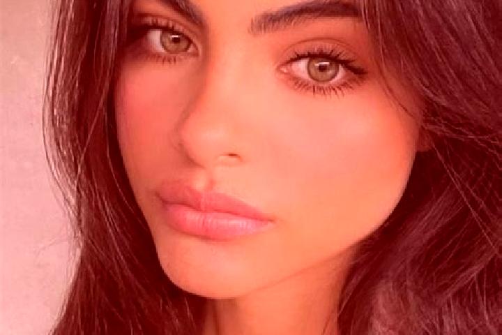 Chloe, 30, a chestnut green-eyed indian companion based in Rafelcofer. Offering Striptease, Tantra, Fetish, GFE, Couples. Available for incall and outcall, o...