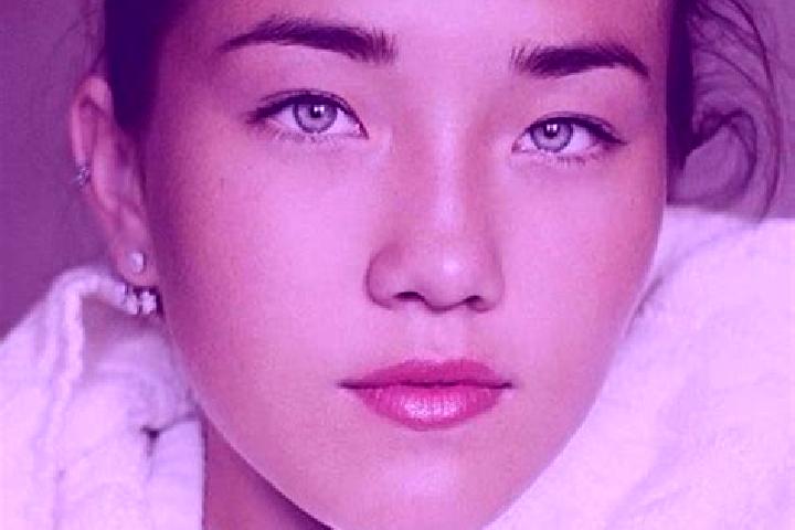 Chloe, 30, a chestnut grey-eyed caucasian companion based in Froberville. Offering Tantra, 69, Dinner Date, Roleplay. Available for incall and outcall, overn...
