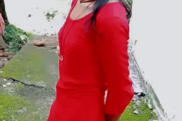 Chloe, 30 — Escort in Chhapi, India