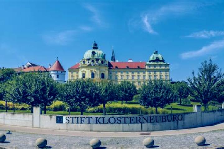Chloe, 30 — Escort in Klosterneuburg, Austria