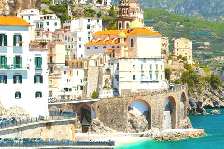 Chloe, 30 — Escort in Pertengo, Italy