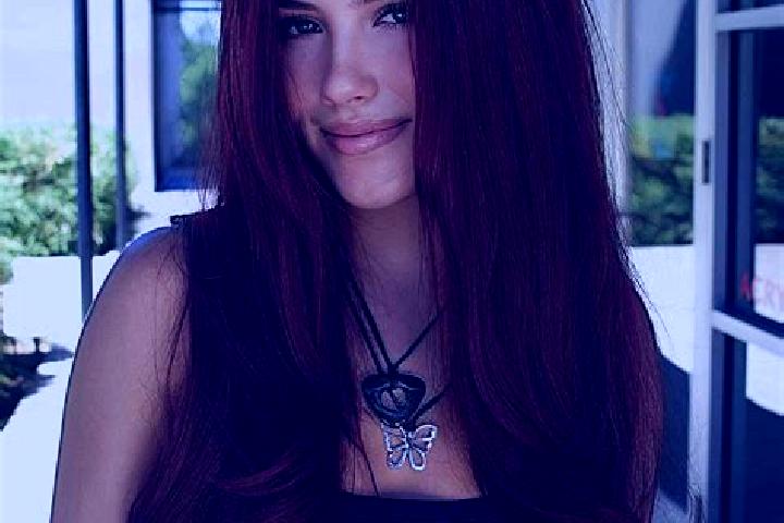 Chloe, 31, a auburn dark-eyed caucasian companion based in Ergolding. Offering Prostate Massage, Couples, Girlfriend Experience. Available for incall and out...