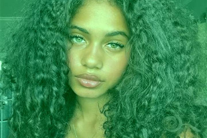 Chloe, 31, a black brown-eyed ebony companion based in New Castle Northwest. Offering Prostate Massage, Tantra, BDSM. Available for incall and outcall, day a...