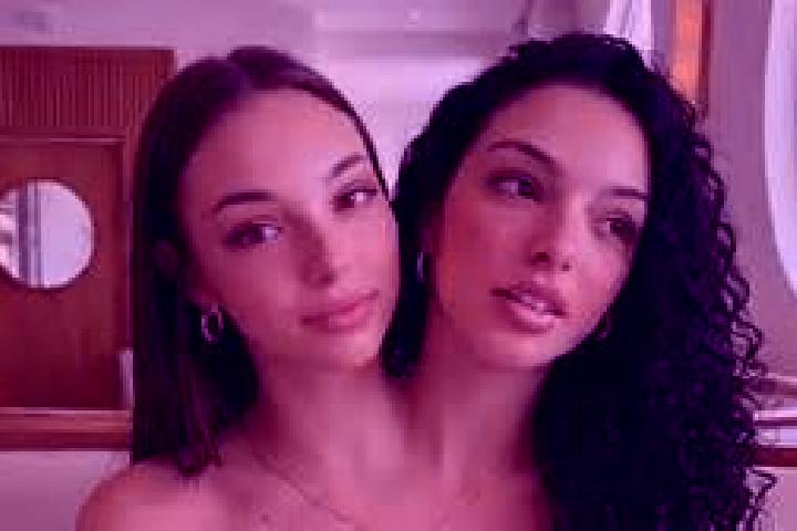 Chloe, 31, a black brown-eyed indian companion based in Caleria. Offering Dinner Date, Travel Companion, Couples. Available for incall and outcall, day and e...