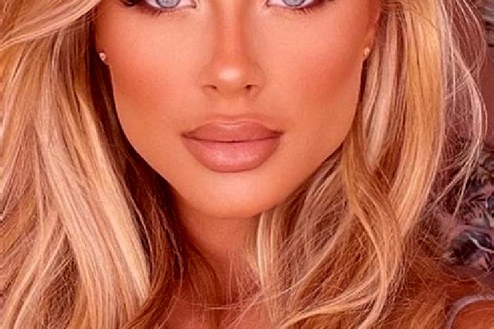 Chloe, 31, a blonde blue-eyed latina companion based in Sao Joao do Sul. Offering Duos, Couples, Party Girl, Massage, A-Level. Available for incall and outca...