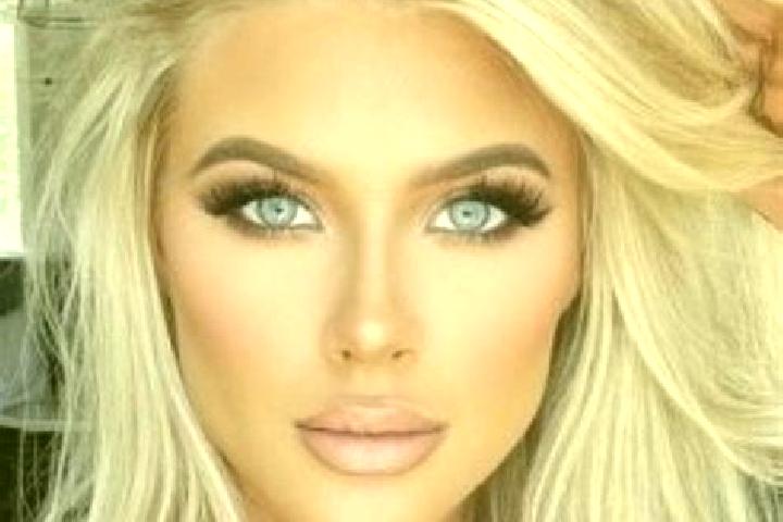 Chloe, 31, a platinum blonde amber-eyed middle eastern companion based in Przeciszow. Offering Party Girl, OWO, Erotic Massage, Striptease, BDSM. Available f...