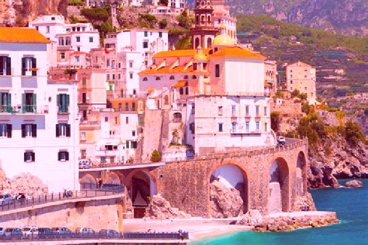Chloe, 31 — Escort in Brez, Italy