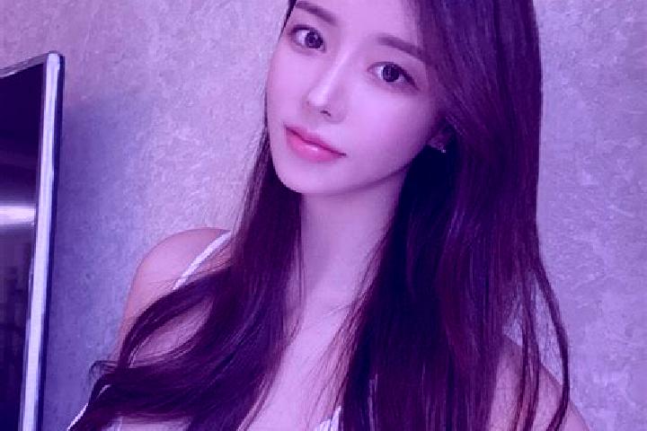 Chloe, 31 — Escort in Luesigang, China