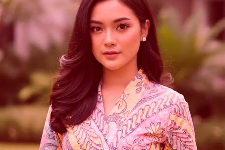 Chloe, 31 — Escort in Modis, Indonesia