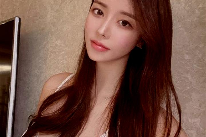 Chloe, 31 — Escort in Zuokou, China