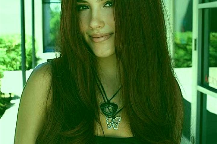 Chloe, 32, a auburn dark-eyed latina companion based in Nizkov. Offering Duos, Erotic Massage, CIM, Travel Companion. Available for incall and outcall, overn...