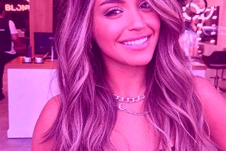 Chloe, 32, a dark blonde brown-eyed caribbean companion based in Lesna. Offering Tantra, Roleplay, OWO. Available for incall and outcall, day and evening dates.