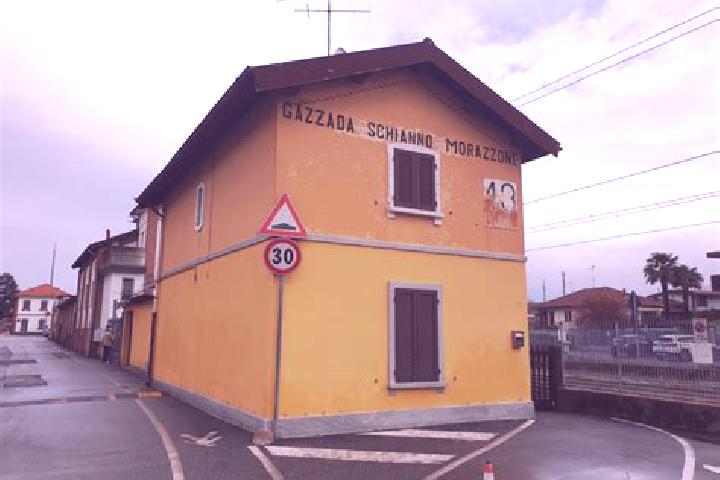 Chloe, 32 — Escort in Gazzada Schianno, Italy