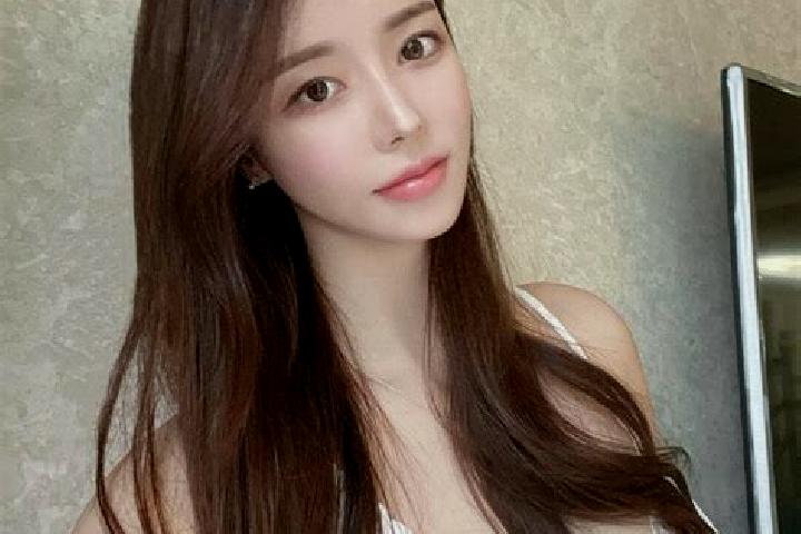 Chloe, 32 — Escort in Longlisuo, China