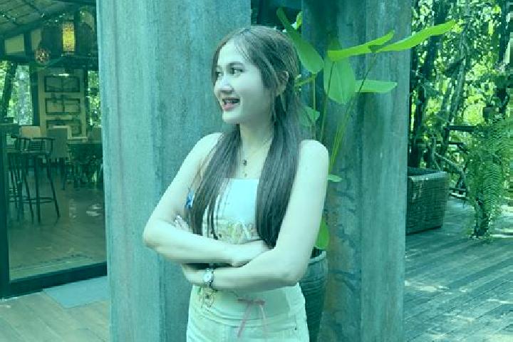 Chloe, 32 — Escort in Muang Kasi, Laos